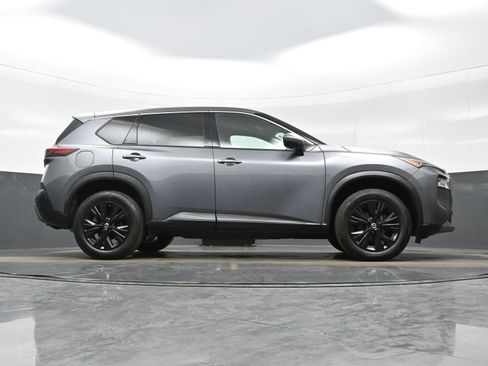 Used 2021 Nissan Rogue SV image 32