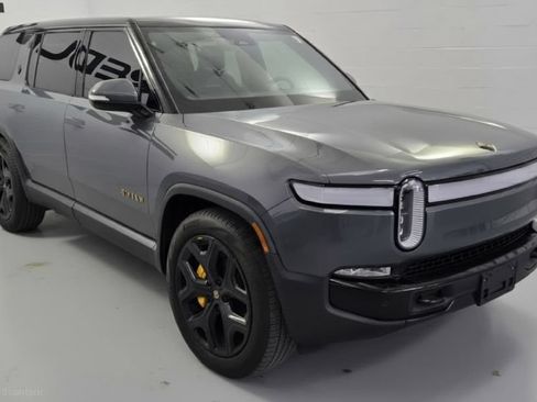 Used 2024 Rivian R1S Adventure AWD/4WD image 5
