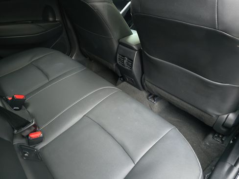 Used 2025 Toyota Corolla Cross XLE AWD/4WD image 11