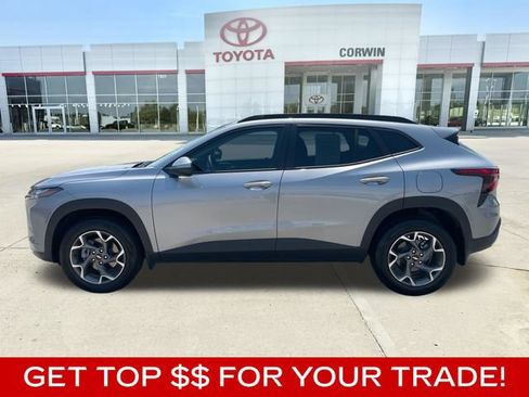 Used 2026 Chevrolet Trax LT w/ Driver Confidence Package FWD image 2
