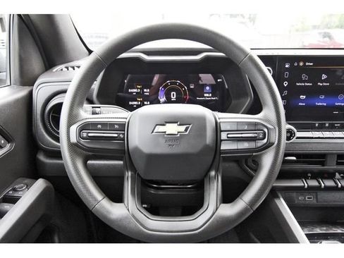 Used 2025 Chevrolet Colorado W/T RWD image 14