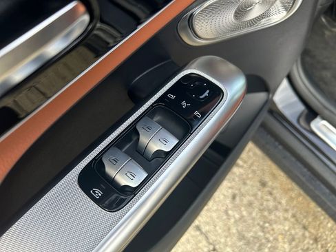 New 2026 Mercedes-Benz GLC 300 4MATIC image 11