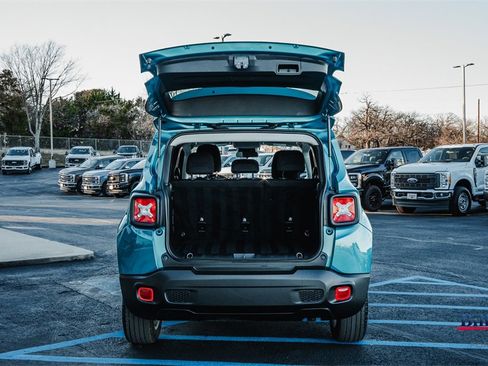 Used 2022 Jeep Renegade Latitude image 8