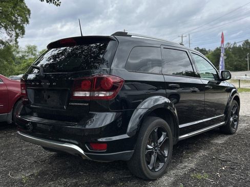Used 2020 Dodge Journey Crossroad FWD image 3