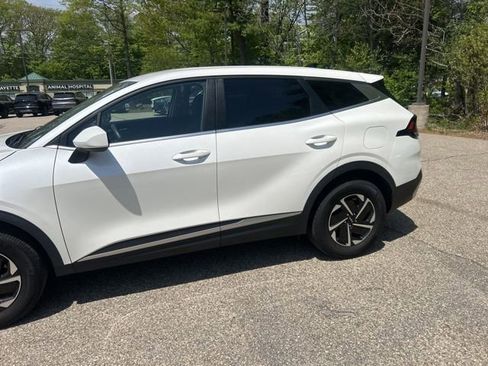 Used 2023 Kia Sportage LX AWD/4WD image 5