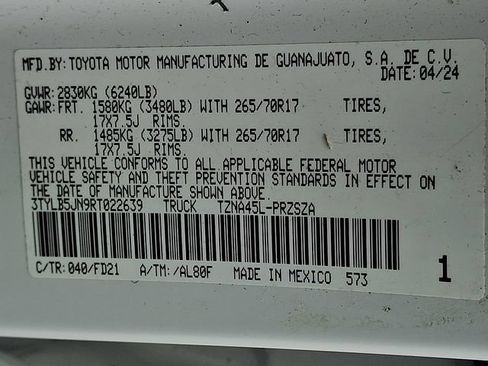 Used 2024 Toyota Tacoma TRD Off-Road AWD/4WD image 27