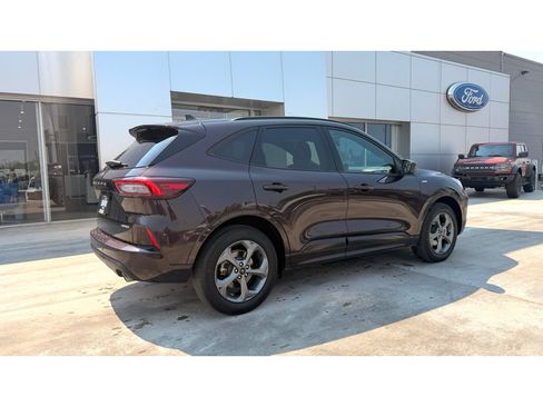 Used 2023 Ford Escape ST-Line w/ Tech Pack #1 AWD/4WD image 6