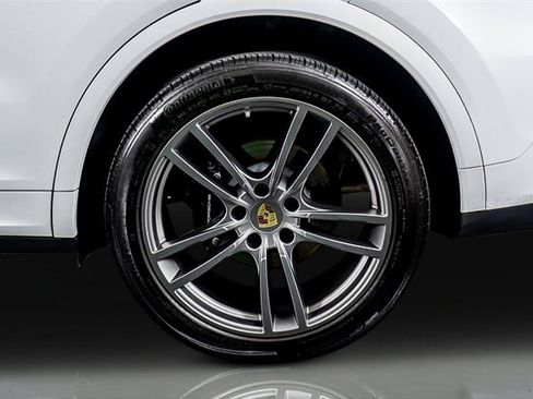 Used 2022 Porsche Cayenne S image 24