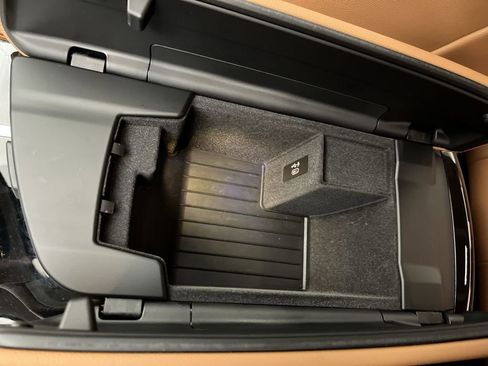 Certified 2022 BMW 530e xDrive w/ Premium Package image 21