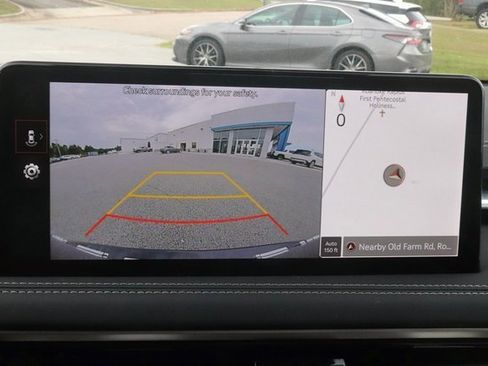 Used 2025 Genesis G70 2.5T image 26