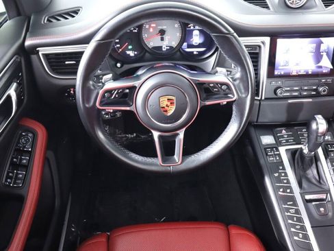 Used 2017 Porsche Macan S image 35