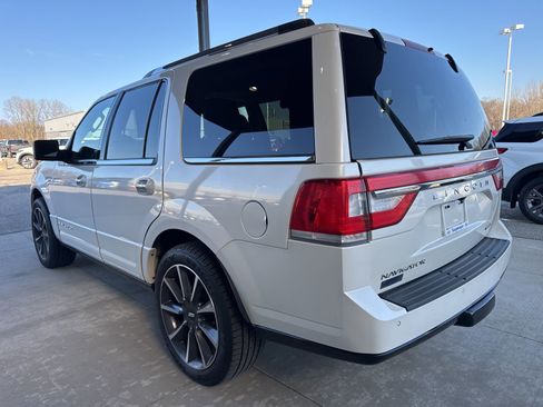 Used 2016 Lincoln Navigator Reserve image 5