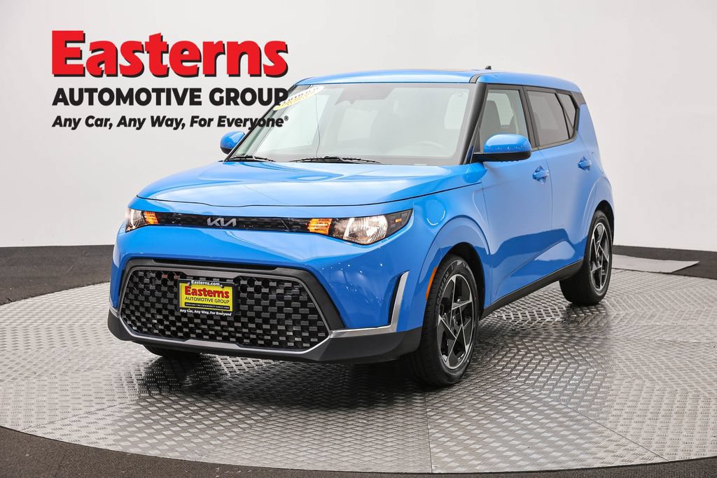 Used 2023 Kia Soul EX FWD image 1