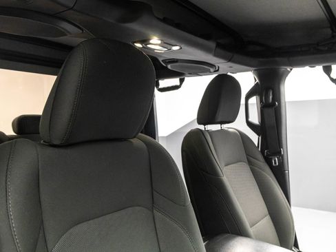 Used 2021 Jeep Gladiator Sport image 40