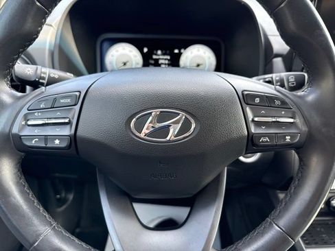 Used 2022 Hyundai Kona Limited w/ Winter Weather Package AWD/4WD image 9