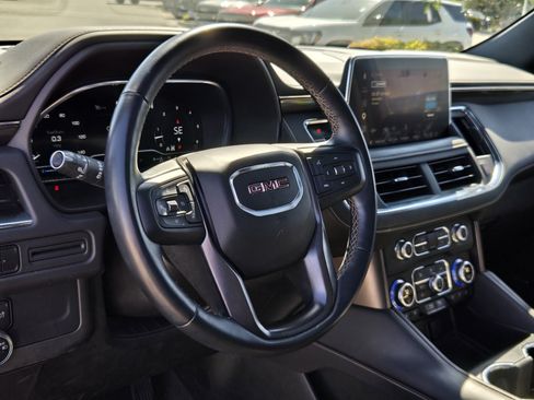 Used 2023 GMC Yukon AT4 AWD/4WD image 4