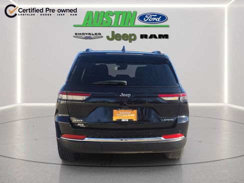 Certified 2023 Jeep Grand Cherokee Laredo AWD/4WD image 4