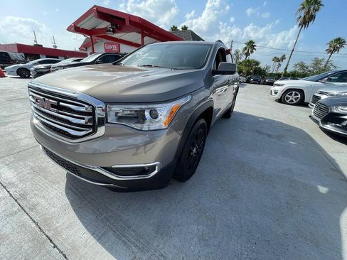 Used 2019 GMC Acadia SLT FWD image 2