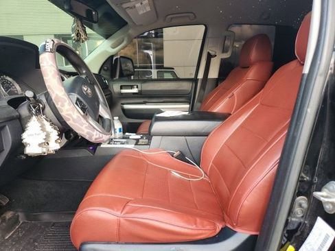 Used 2017 Toyota Tundra SR5 w/ SR5 Upgrade Package image 13