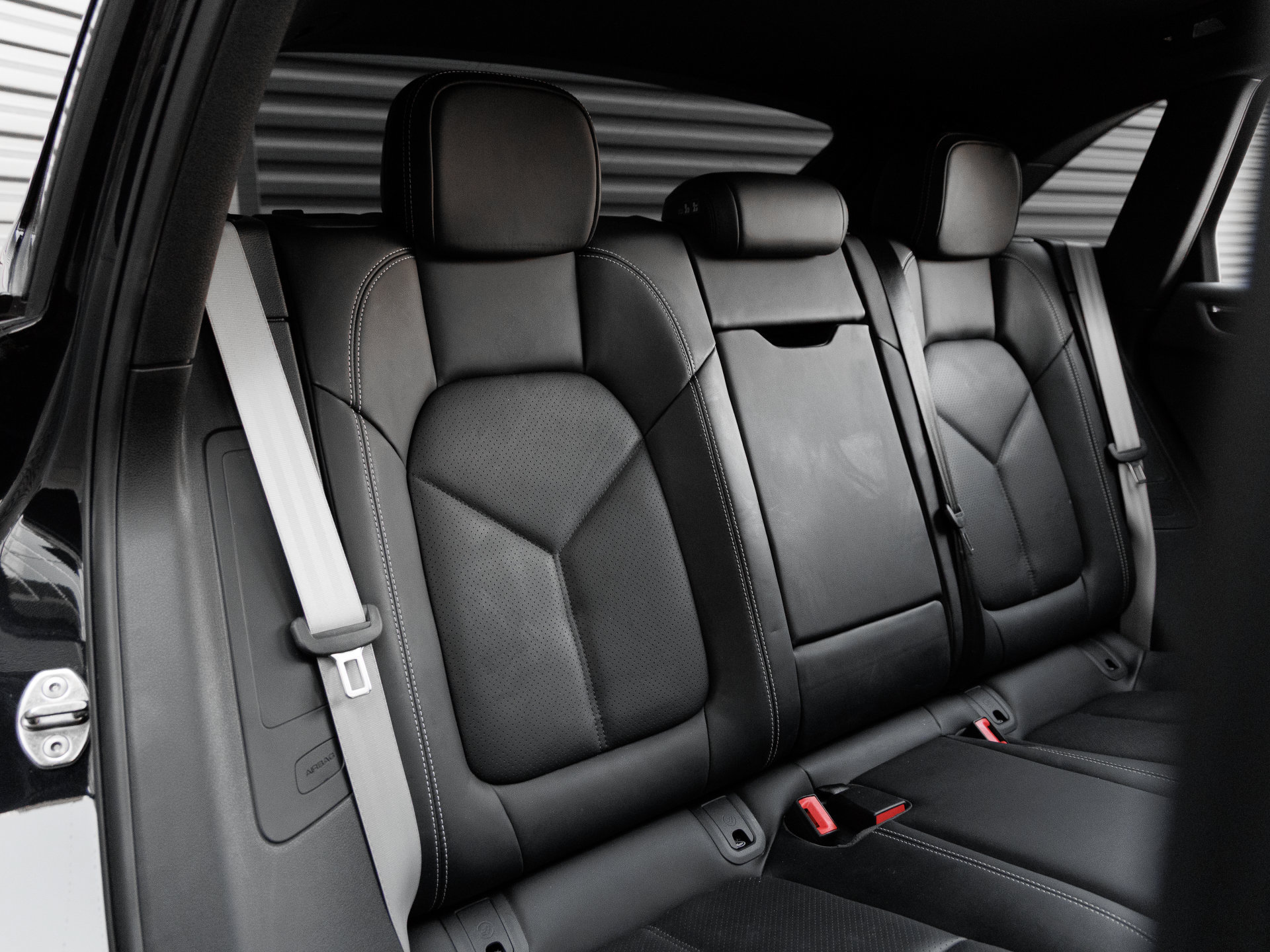 Certified 2026 Porsche Macan S AWD/4WD image 31