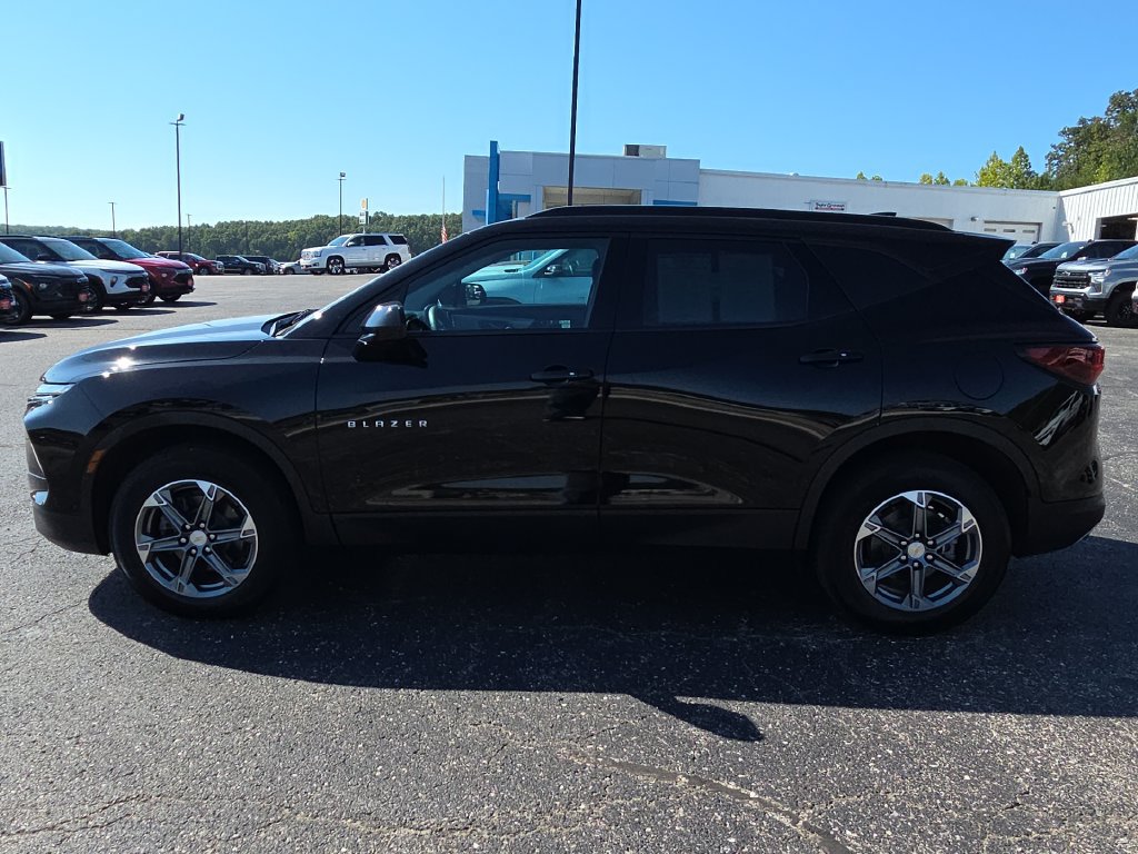 Used 2024 Chevrolet Blazer LT w/ Convenience Package FWD image 5