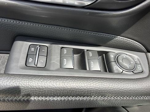 Used 2022 GMC Yukon Denali AWD/4WD image 25