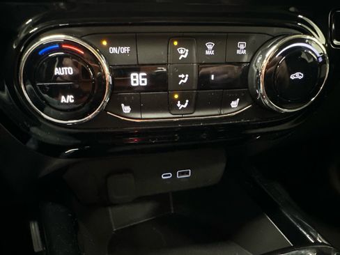 Certified 2025 Chevrolet Trax LT w/ LT Convenience Package image 33