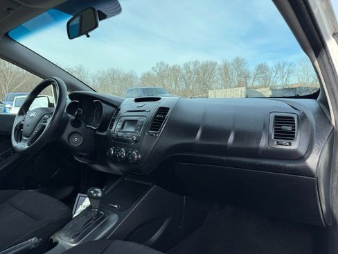 Used 2016 Kia Forte LX image 19