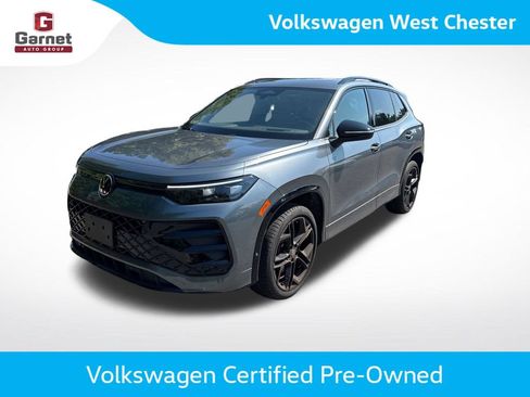 Certified 2025 Volkswagen Tiguan SE R-Line AWD/4WD image 1