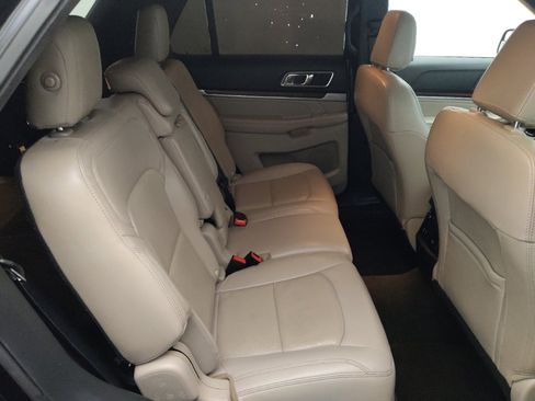 Used 2018 Ford Explorer Limited image 19