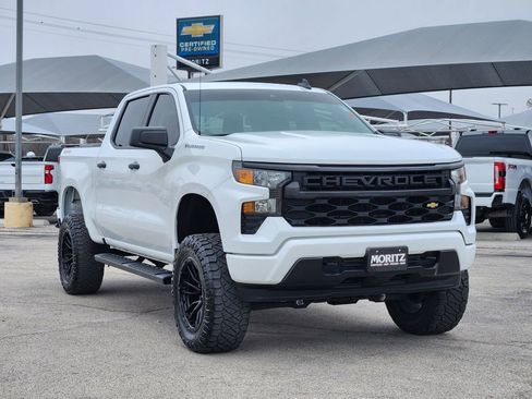 Certified 2023 Chevrolet Silverado 1500 Custom image 3