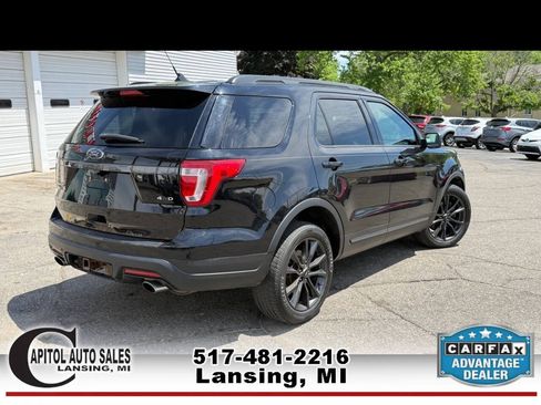 Used 2019 Ford Explorer XLT w/ Equipment Group 202A AWD/4WD image 8