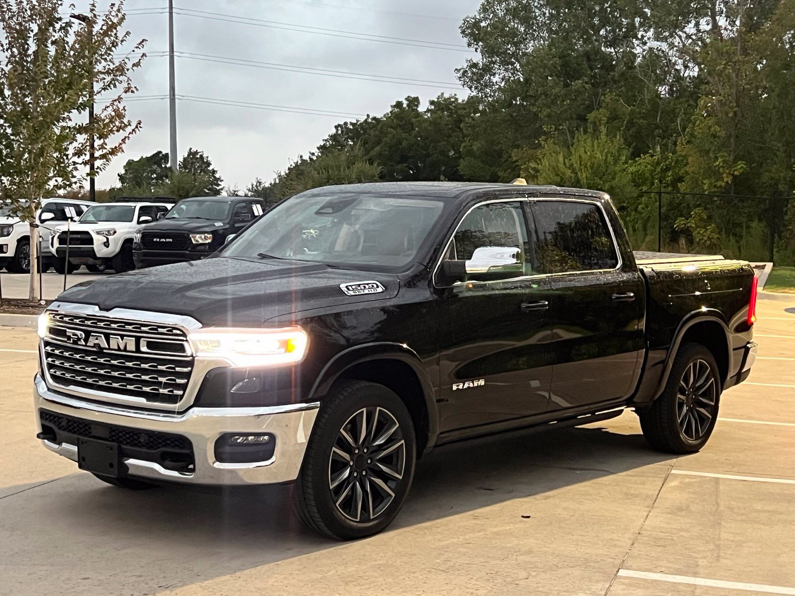 Used 2025 RAM 1500 Limited AWD/4WD image 5