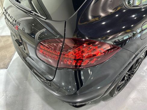 Used 2014 Porsche Cayenne GTS AWD/4WD image 29