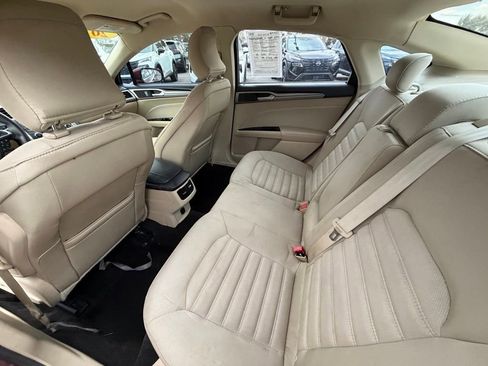 Used 2015 Ford Fusion SE image 22
