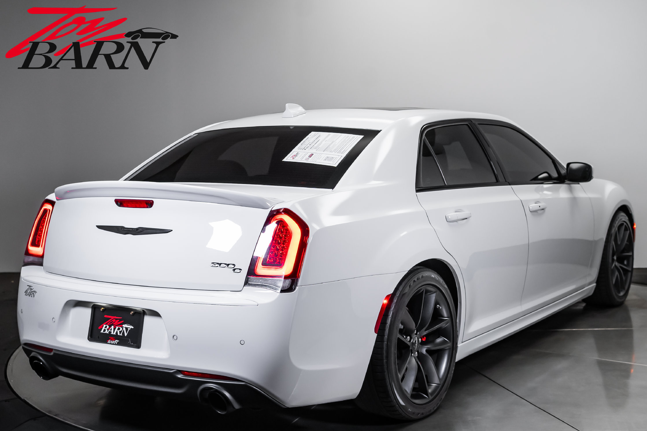 Used 2023 Chrysler 300 C RWD image 6