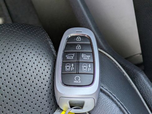 Used 2022 Hyundai Santa Fe Limited AWD/4WD image 32