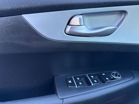 Used 2023 Kia Forte LXS w/ LXS Technology Package image 10