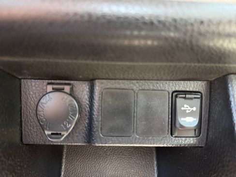 Used 2019 Toyota Corolla LE FWD image 31
