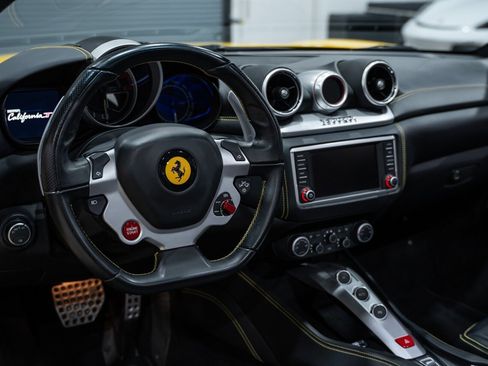 Used 2018 Ferrari California T image 49
