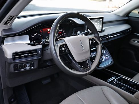 Used 2021 Lincoln Corsair FWD w/ Premium Package image 18