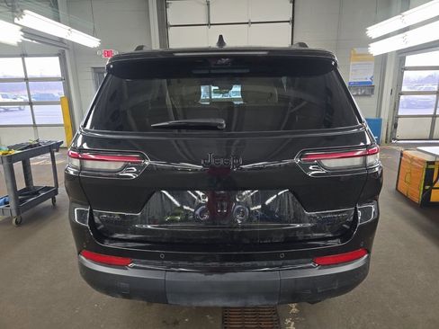 Used 2025 Jeep Grand Cherokee L Limited w/ Luxury Tech Group II image 4