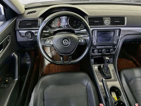 Used 2016 Volkswagen Passat 1.8T SE FWD image 10