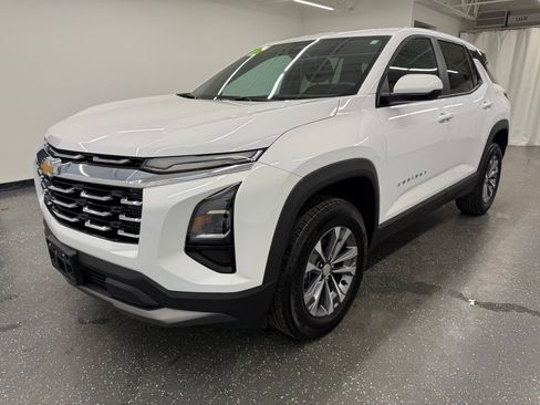 Used 2025 Chevrolet Equinox LT image 4