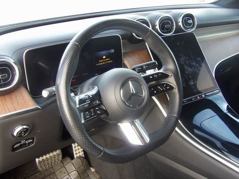 Used 2023 Mercedes-Benz GLC 300 image 18