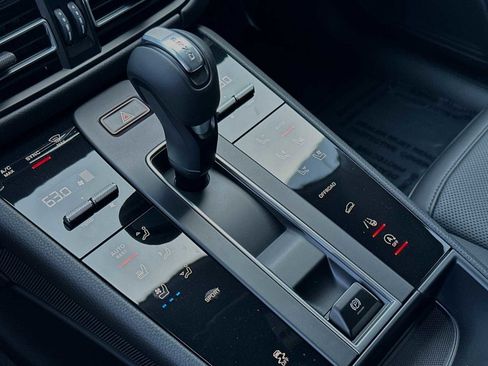 Used 2024 Porsche Macan image 22