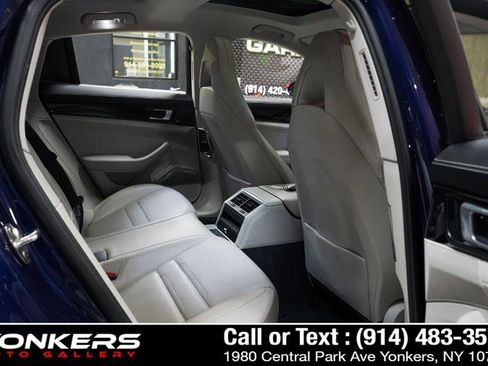 Used 2020 Porsche Panamera RWD image 75