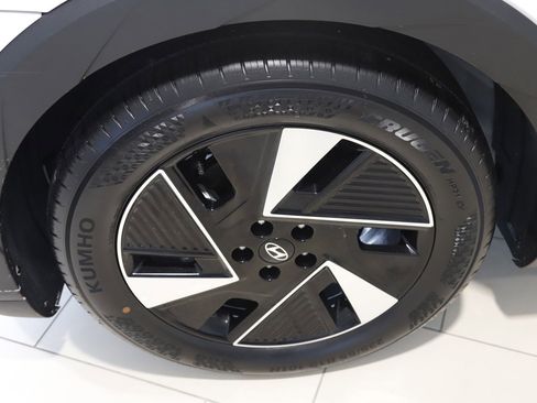 New 2026 Hyundai Ioniq 5 SEL image 9