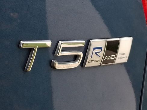 Used 2020 Volvo XC40 T5 R-Design w/ Protection Package Premier image 30