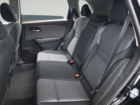 Certified 2023 Nissan Rogue SV FWD image 11